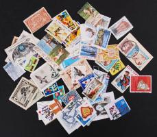 47 db európai + 7 db USA levélzáró