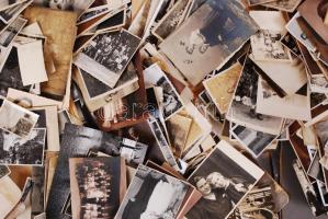 cca 1880-1950 Óriási hagyaték fotó tétel, sok száz, zömében háború előtti fotóval, közte keményhátúa...