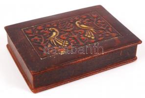 Domborműves bőr dobozka / 
Leather box, 15x11x3cm