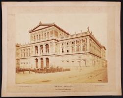 1880-1890 A bécsi zeneakadémia épülete. Vintage városkép, kartonra ragasztva /  Das Musikvereins-Gebäude, Vienna, mounted on carboard, 15x24/25x33cm