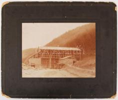 1914 Janák Vendel (Nógrádverőce): Bányászati felépítmény valahol Verőce környékén, kartonra kasírozva, 16,5x22,5/30x36cm