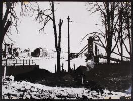 1945 A Lánchíd és környéke Ostrom után, 3db nagyméretű fotó, 30x40cm