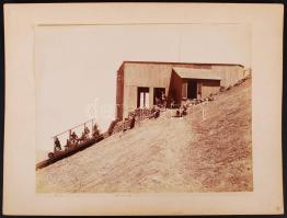 1880-1900 Fogaskerekű felvonó a Vezúvon, kartonra kasírozva /  Mount Vesuvius, elevator, photo on cardboard, 20x25/25x33cm