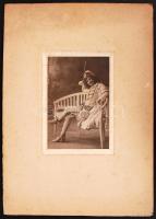 Bárdy Gabi (1876-1965), színésznő fiatalkori fényképe, 14×10 cm