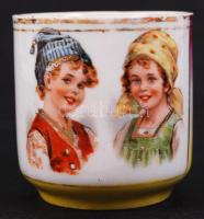 Kávés csésze, kislány és kisfiú képével, matricás, jelzés nélkül, kopott, hibátlan, alj nélkül