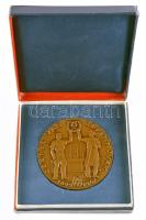 1967. "Csepel Vas- és Fémművek 75 éves jubileum" Br emlékplakett (60mm) eredeti dísztokban...