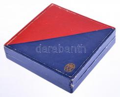 1967. "Csepel Vas- és Fémművek 75 éves jubileum" Br emlékplakett (60mm) eredeti dísztokban...