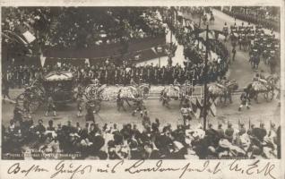 London, coronation of Edward VII, the royal carriage leaving the abbey