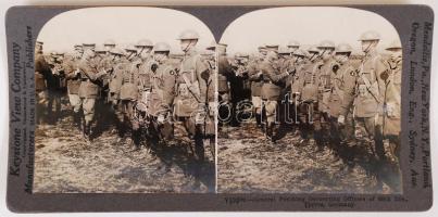cca 1918 I. világháború. Pershing tábornok kitüntet. Sztereófotó. /  cca 1918 World War I. general Persing. Military stereo photo