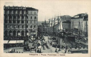 Trieste Piazza Ponterosso e Canale / square, canal