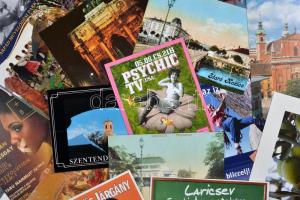 100 db modern képeslap: magyar és külföldi városképek, reklámlapok / 100 modern postcards: Hungarian and worldwide cards, advertisement cards