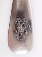 2 db díszített ezüst (Ag.) villa, jelzett, monogramos, h:19 cm, nettó:101 g