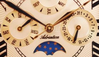 Adriatica svájci karóra, multifunkciós, működik, szép állapotban, eredeti bőr szíjjal