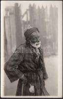 cca 1930 Bolgár cigány férfi fényképe / Bulgarian gypsy
