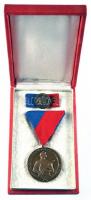 1964. Munkásőr kitüntetés mellszalaggal, szalagsávval és miniatűrrel, dísztokban + "Szocialista...