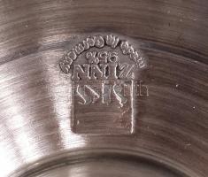 Sks Zinn német ón kupa, jelzett, újszerű állapotban, párban, életképekkel, m:13 cm (2×)