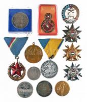 Kis doboznyi vegyes kitüntetés, érem és jelvény, közte "Katonai tízpróba (KTP)" bronz, ezü...
