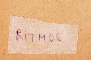 1932 Foto Ada: Hárman dobbal. Vintage fotó a Szentpál Olga mozgásművészeti iskola növendékeiről;háto...