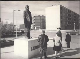 1981 Lenin-szobor Hajdúböszörményben, MTI sajtófotó, 13x18cm