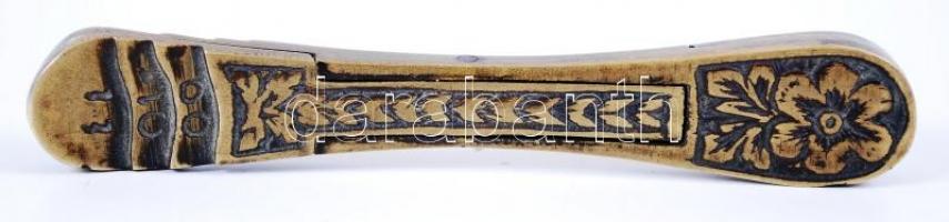 ~1800 Arany és ezüst pénzekhez használatos hordozható cizellált kézi mérleg virág díszítéssel (8cm)
...