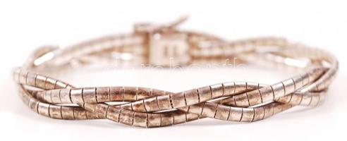 Ezüst (Ag), fonott, modern karkötő biztonsági zárral, jelzettel, bruttó: 20g, hossza: 19 cm /
Silver...