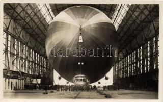 Graf Zeppelin zur Erinnerung an den Besuch in der Zeppelin Luftschiffwerft