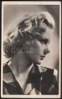 cca 1940. Goll Bea dedikált képeslap. Leichter Erzsébet fotó. 9x14 cm.