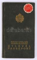 1937. Útlevél. Okmánybélyegekkel, vízumpecsétekkel és bejegyzésekkel. 9x16 cm.