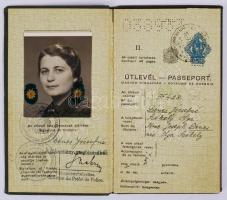1937. Útlevél. Okmánybélyegekkel, vízumpecsétekkel és bejegyzésekkel. 9x16 cm