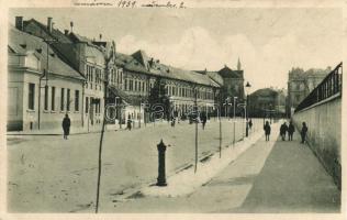 Komárom Deák Ferenc utca iskolákkal / street with schools, 'Visszatért' So.Stpl