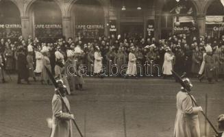 München, funeral of Luitpold, Prince Regent of Bavaria; Wilhelm II; Ludwig III; Rupprecht, Crown Prince of Bavariaand, Cafe Central (EK)