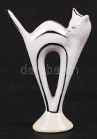 Hollóházi cica, kézzel festett, jelzett, hibátlan, m:8 cm