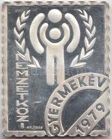 1979. ÁP bélyeg érem Nemzetközi Gyermekév I. Ag (3.41g/0.835/27x22mm) T:PP eredeti ÁPV tokban
