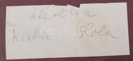 cca 1920-1930 Máté Olga két, levlap méretű felvétele Katáról és Loláról, Szentpál Olga mozgásművésze...