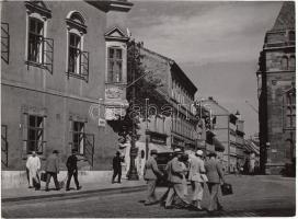 cca 1935-1940 Reich Péter Cornel: A Tárnok utca és a Szentháromság tér sarkán. Vintage fotó, jelzetlen, feliratozva, a szerző hagyatékából, 18x24cm