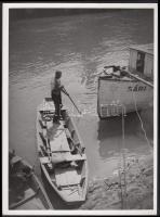 cca 1935-1940 Reich Péter Cornel: Sári kikötve. Vintage fotó, hátoldalán szerzői pecséttel jelzett, 24x18cm