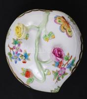 Herendi Viktória mintás szív alakú bonbonier, kézzel festett, jelzett , nagyon apró lepattanások a r...
