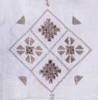 Antik belga hímzett terítő, apró hibákkal, 180×270 cm