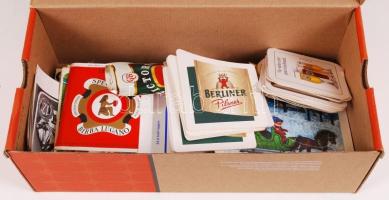 Cipősdoboznyi sör témájú nyomtatvány, söralátét