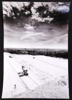 1991 Csigó László vintage fotója egy kőbányáról, szerzői pecséttel jelzett, 22x15cm