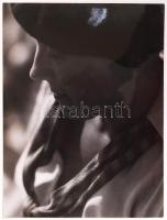 cca 1930-1940 Makkos Hetyei Pál: Ösmerlek szép maszk. Vintage fotó, hátoldalán feliratozott, aláírt, 23x18cm (a kép felülete sérült) 