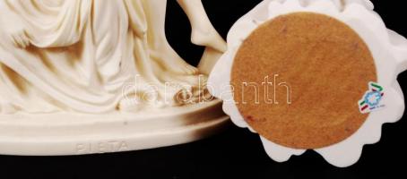 Olasz alabástrom Piéta és királynő szobor, jelzés nélkül, egyik lábujj letört, m:16-18 cm