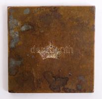 Antik koronás bronz pecsétnyomó, 4×4 cm