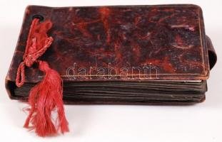 Cca 1950-1960 Kisméretű fotóalbum 33 db fényképpel egy magyar film forgatásáról, elsősorban a stábró...