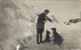 WWI military, captain with dogs, photo