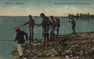 Shkodër WWI soldiers, fishing (EK)