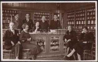 cca 1930 Gyógyszertár belső fotó / pharmacy