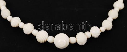 Csont nyaklánc / 
Bone necklace, 48cm