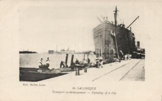 Thessaloniki, unloading of a ship