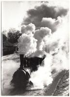 1970-1980 Finta Béla: Teljes gőzzel. Vintage fotó, feliratozva, 17x12cm